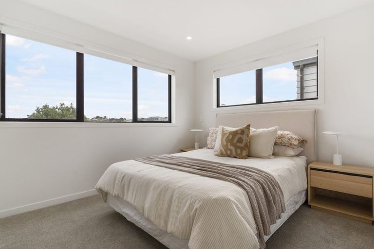 Photo of property in 4/35 Garadice Road, Rothesay Bay, Auckland, 0630