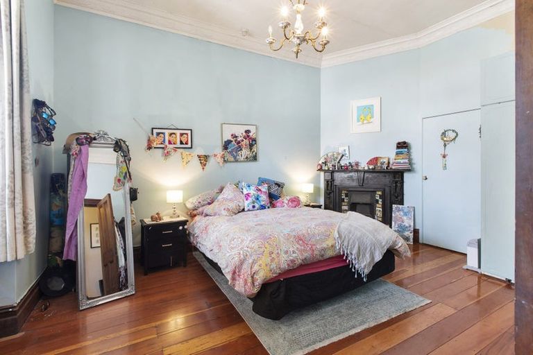 Photo of property in 102 Derwent Street, Island Bay, Wellington, 6023