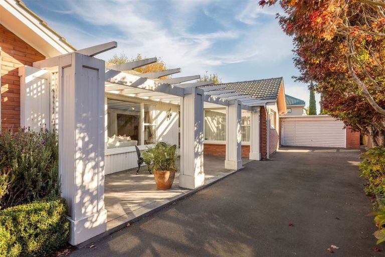 Photo of property in 25 Tuirau Place, Ilam, Christchurch, 8041