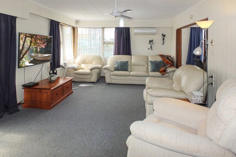 Photo of property in 18 Johnston Street, Foxton, 4814