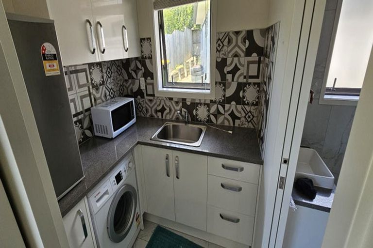 Photo of property in 30 Salamanca Road, Sunnynook, Auckland, 0620