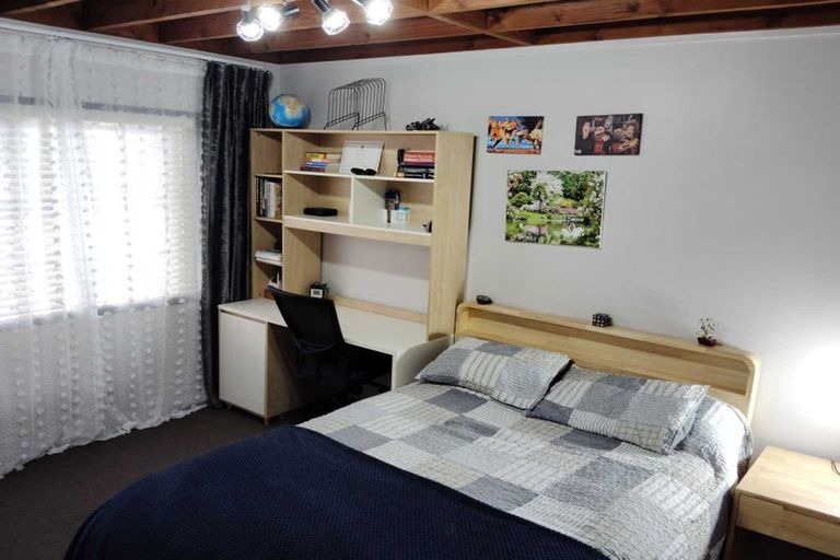 Photo of property in 1/11 Cambric Place, Botany Downs, Auckland, 2010