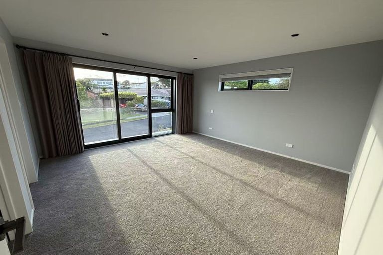 Photo of property in 21 Voltaire Court, Botany Downs, Auckland, 2010