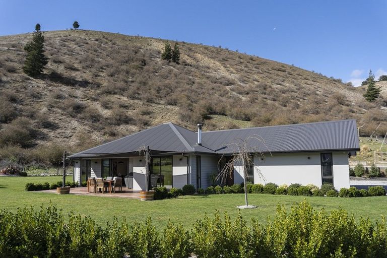 Photo of property in 20 Sugarloaf Drive, Mount Pisa, Cromwell, 9384