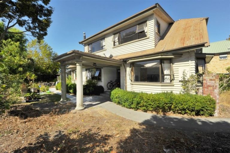 Photo of property in 102 Rattray Street, Riccarton, Christchurch, 8041