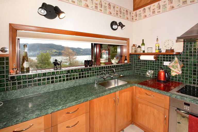 Photo of property in 4a Saint Ronans Road, Macandrew Bay, Dunedin, 9077