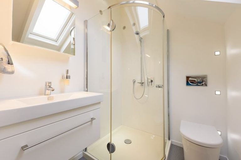 Photo of property in 15 Aranoni Street, Island Bay, Wellington, 6023