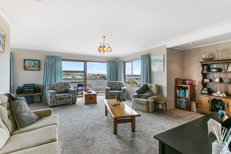 Photo of property in 1/89 Takutai Avenue, Half Moon Bay, Auckland, 2012