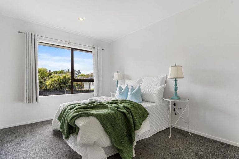 Photo of property in 24 Pinehurst Place, Wattle Downs, Auckland, 2103