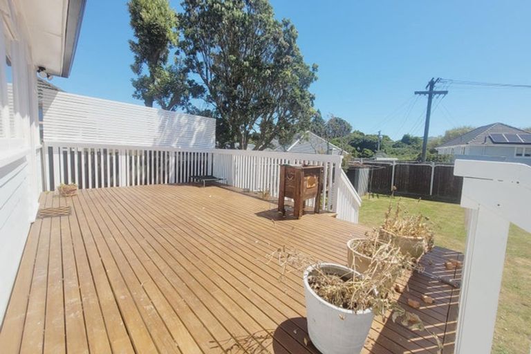 Photo of property in 21 Dimock Street, Titahi Bay, Porirua, 5022