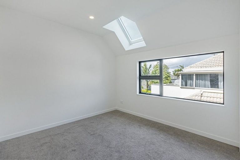 Photo of property in 71c Seaview Road, Castor Bay, Auckland, 0620