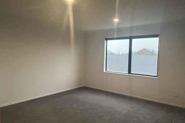 Photo of property in 6b Jern Place, Eastern Beach, Auckland, 2012