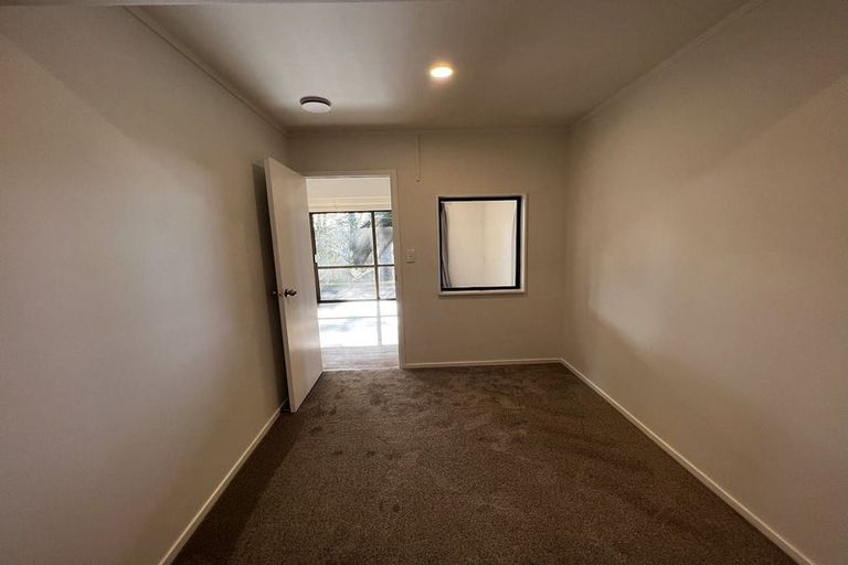 Photo of property in 4 Dalmeny Close, Murrays Bay, Auckland, 0630