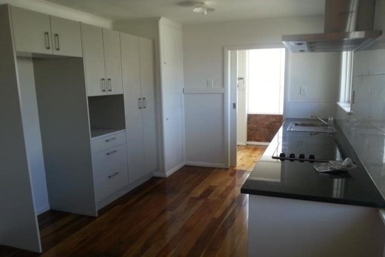 Photo of property in 29 Sutton Crescent, Papakura, 2110