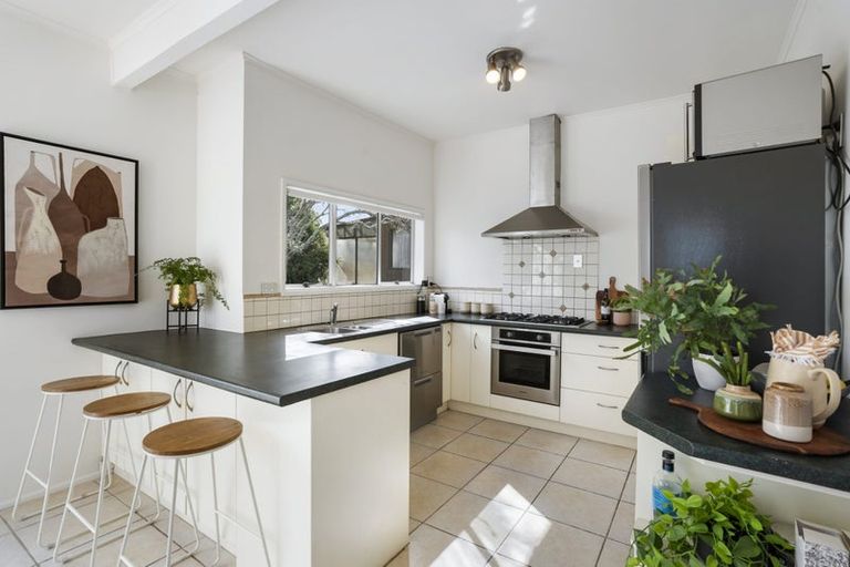 Photo of property in 2/159 Mokoia Road, Birkenhead, Auckland, 0626