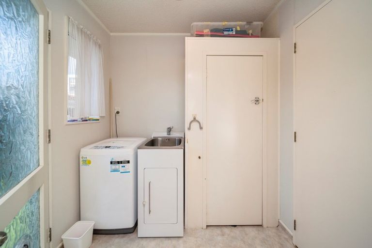 Photo of property in 496-498 Devon Street East, Strandon, New Plymouth, 4312