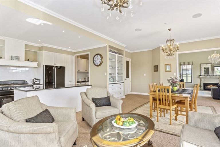 Photo of property in 166 Oriental Parade, Papamoa Beach, Papamoa, 3118