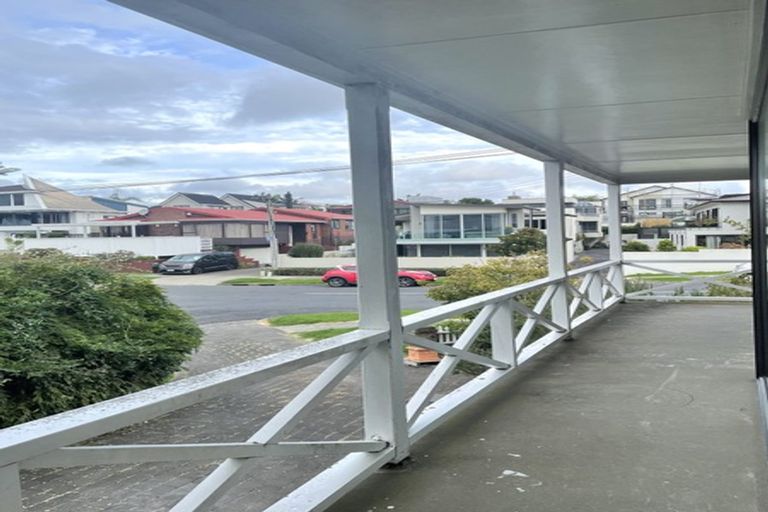Photo of property in 1/11 Takutai Avenue, Bucklands Beach, Auckland, 2012