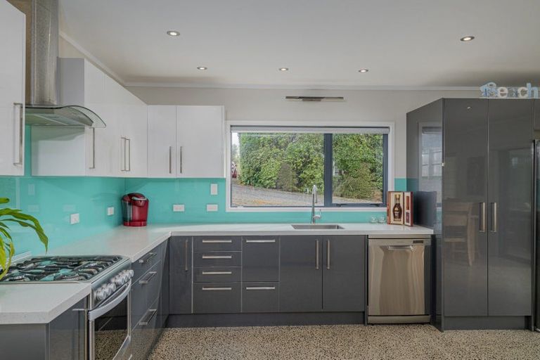 Photo of property in 3 Emmerdale Drive, Hahei, Whitianga, 3591