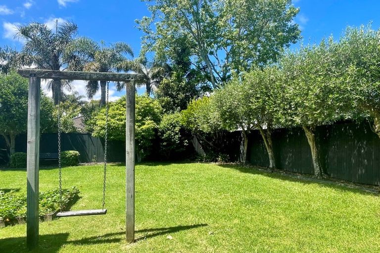 Photo of property in 88 Walmer Road, Point Chevalier, Auckland, 1022