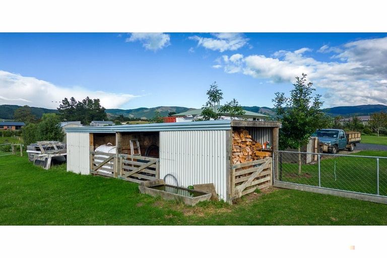 Photo of property in 17 Bakers Road, Waimate, 7978