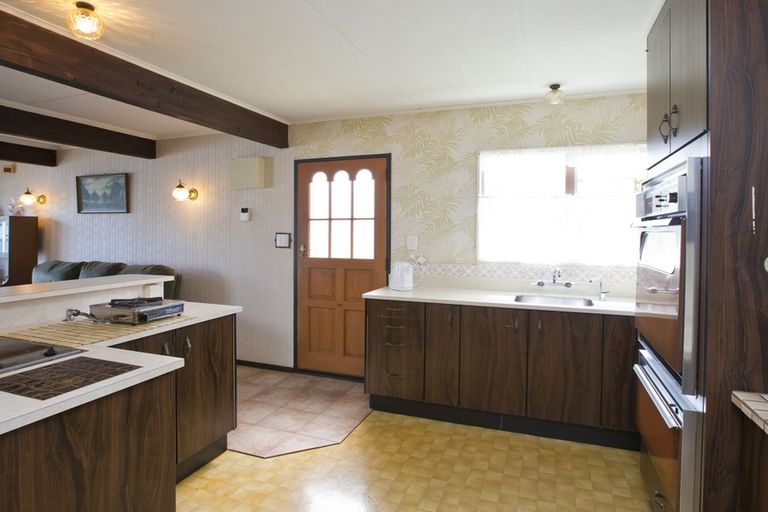 Photo of property in 6 Pukatea Place, Milson, Palmerston North, 4414