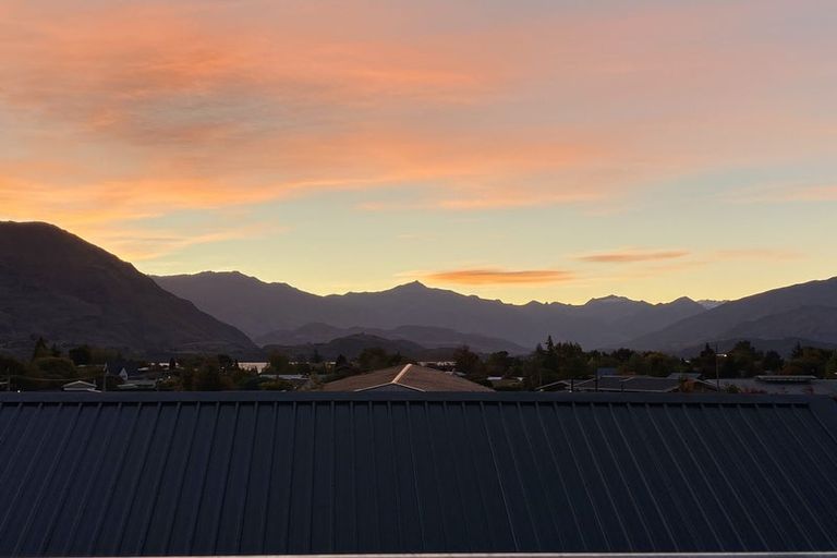 Photo of property in 13 Tuke Lane, Wanaka, 9305
