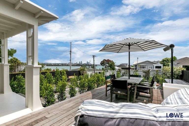 Photo of property in 12 Birkley Road, Bayswater, Auckland, 0622