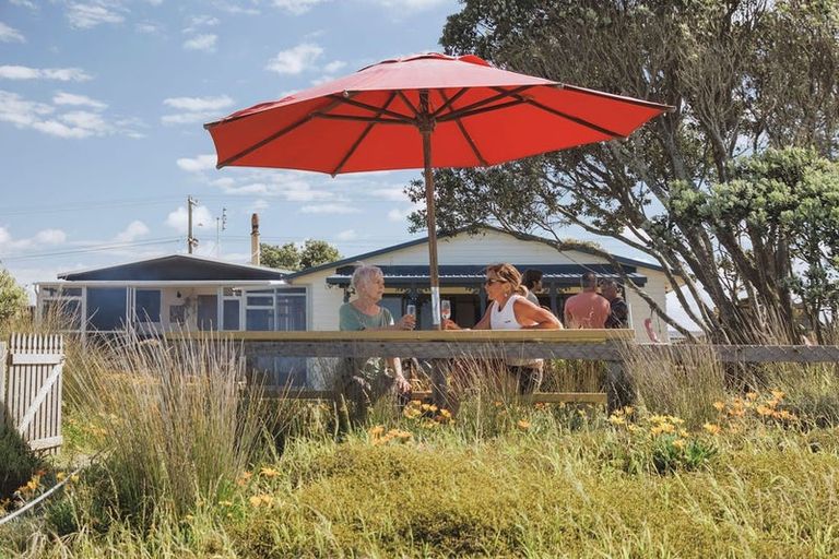 Photo of property in 515 Pukehina Parade, Pukehina, Te Puke, 3189