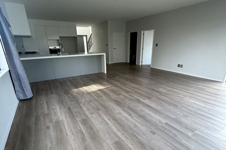 Photo of property in 25 Bordeaux Parade, Te Atatu South, Auckland, 0610