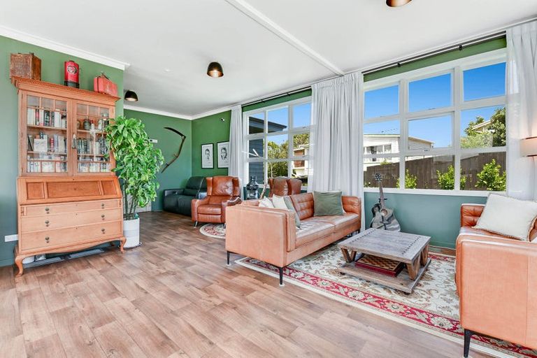 Photo of property in 4 Forlong Rise, Helensville, 0800