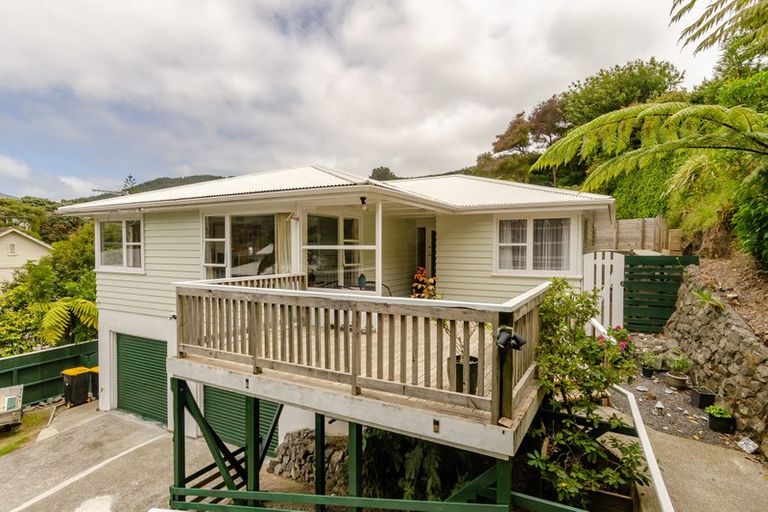 Photo of property in 12 Pembroke Street, Tawa, Wellington, 5028