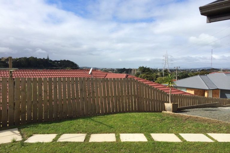 Photo of property in 225 Triangle Road, Massey, Auckland, 0614