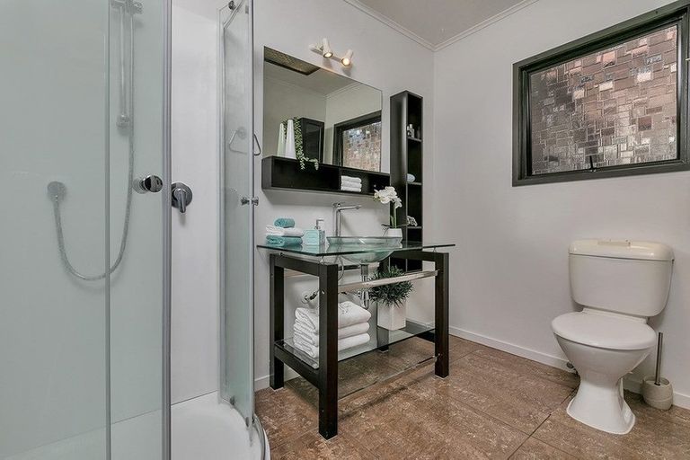 Photo of property in 2/41 Edgeworth Road, Glenfield, Auckland, 0629