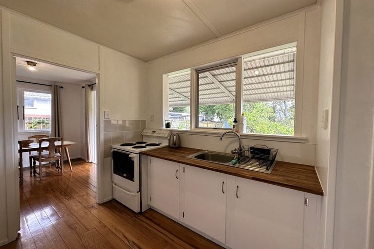 Photo of property in 132 Triangle Road, Massey, Auckland, 0614