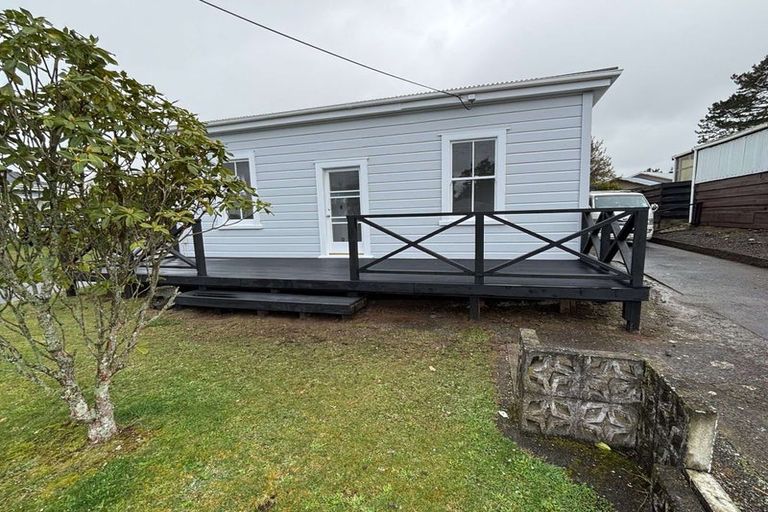 Photo of property in 222 Bridge Street, Eltham, 4322