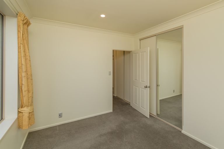 Photo of property in 15 Calvandra Grove, Rangiora, 7400