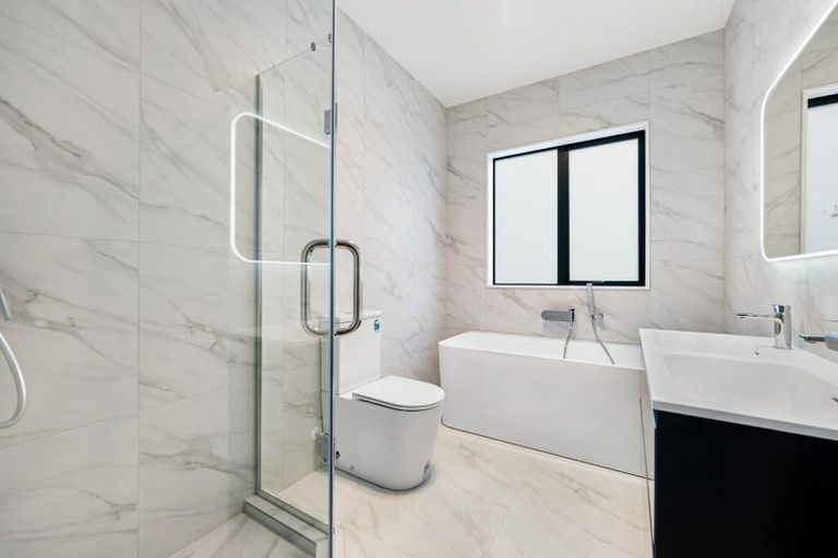 Photo of property in 72 Pacific Heights Road, Orewa, 0931