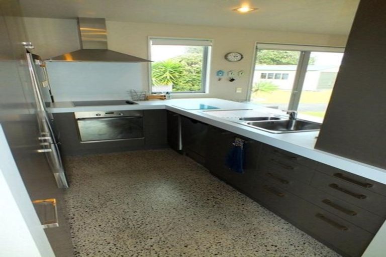 Photo of property in 113 Titoki Place, Matarangi, Whitianga, 3592