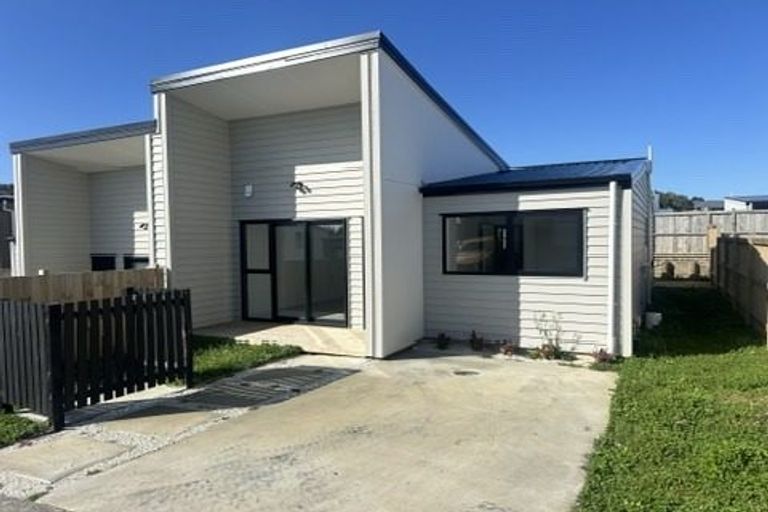 Photo of property in 15b Poruru Close, Papakura, 2110