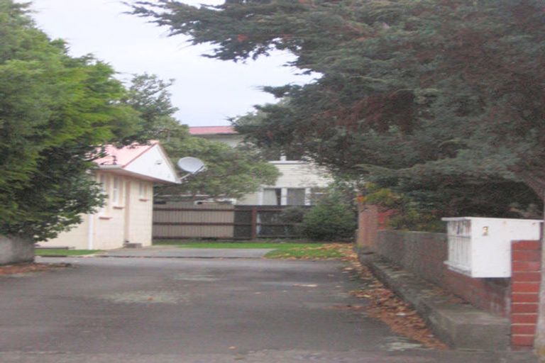 Photo of property in 1a Saulbrey Grove, Woburn, Lower Hutt, 5010