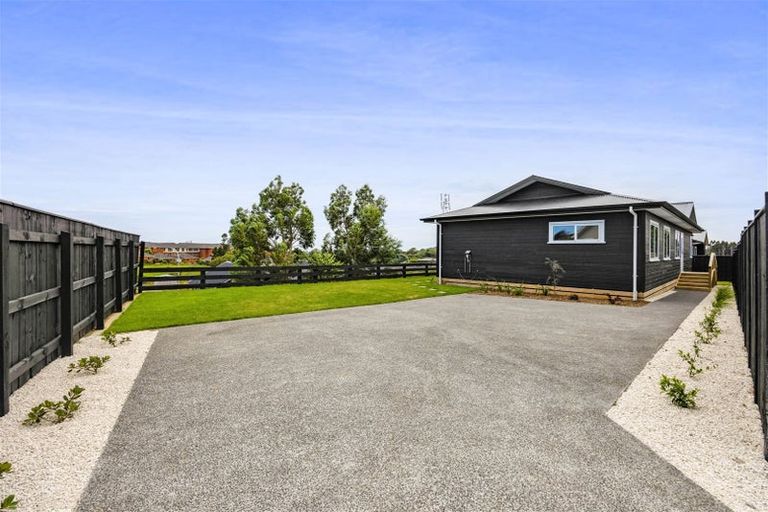 Photo of property in 22 Maple Crescent, Whalers Gate, New Plymouth, 4310