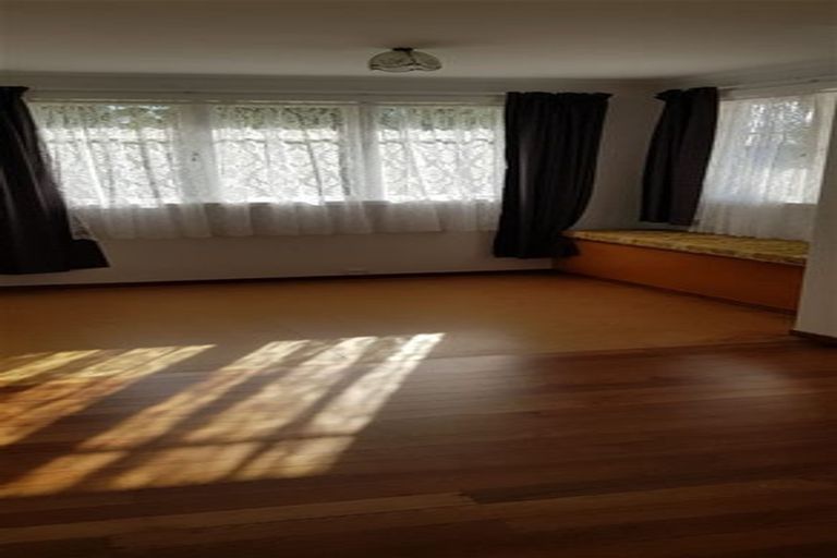 Photo of property in 4 Pomelo Road, Te Atatu South, Auckland, 0610