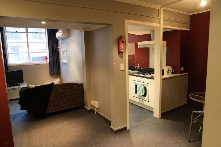 Photo of property in 8 Vogel Street, Dunedin Central, Dunedin, 9016