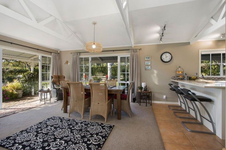 Photo of property in 42 Kayelene Place, Omokoroa, 3114