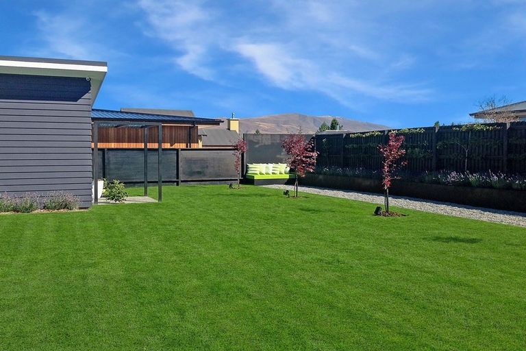 Photo of property in 15 Rhoboro Road, Twizel, 7901