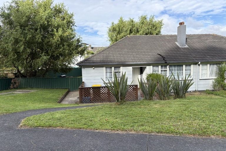 Photo of property in 92 Kowhai Street, Naenae, Lower Hutt, 5011