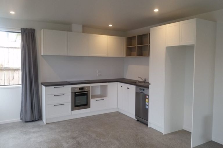 Photo of property in 12 Roto View, One Tree Point, 0118