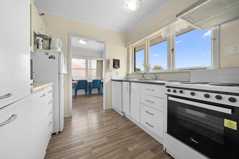 Photo of property in 674 Pakuranga Road, Howick, Auckland, 2010