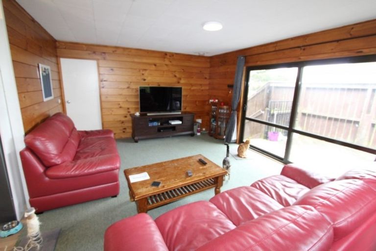 Photo of property in 38 Jackson Terrace, Ranui, Porirua, 5024